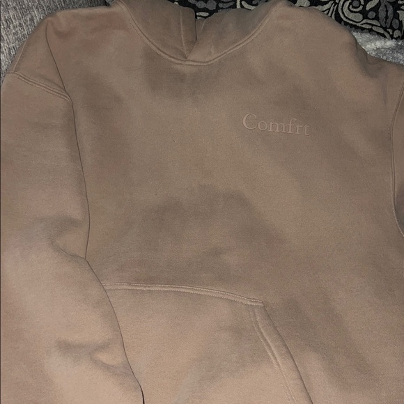 Comfrt Minimalist Hoodie - Picture 3 of 9